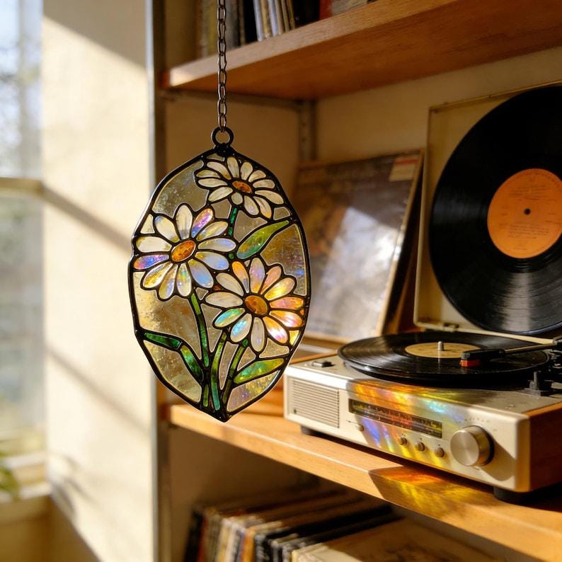 Handmade Daisy Stained Glass Suncatcher, Floral Window Hanging, Garden Flower Suncatcher